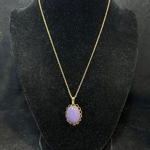 VTG Gold Tone Cable Chain Necklace With Purple Quartz Cabochon Pendant (3595)